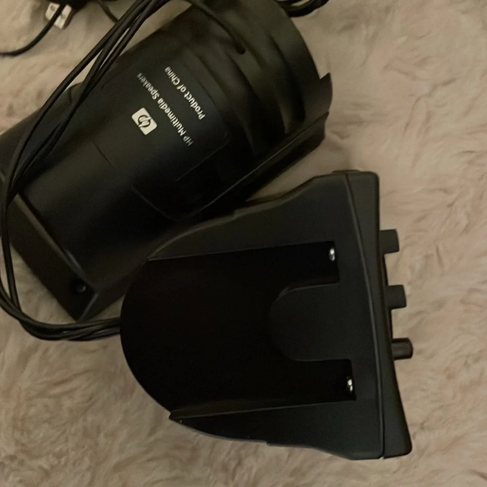 HP Universal Black USB Charging Computer Speakers cable included EUC Set of 2